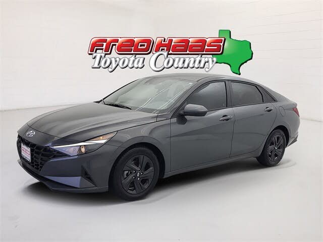 2023 Hyundai Elantra SEL FWD