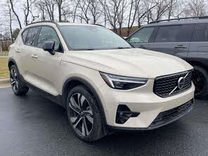Volvo XC40 B5 Ultra Dark Theme AWD