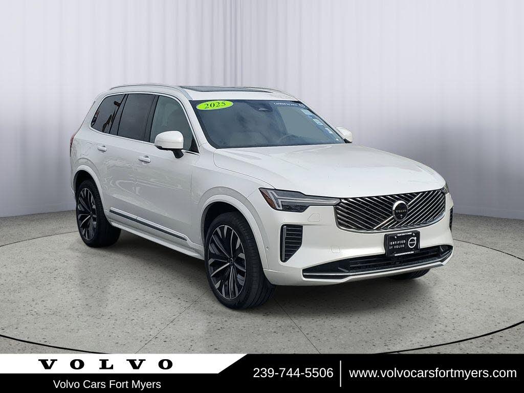 2025 Volvo XC90 B5 Plus Bright Theme 7-Passenger AWD