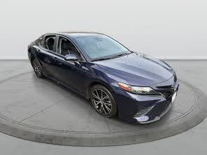 Toyota Camry SE FWD