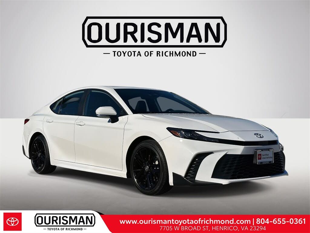 2025 Toyota Camry SE FWD