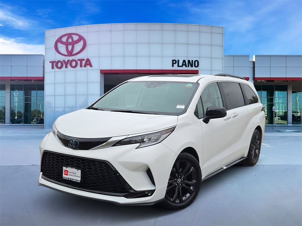 2023 Toyota Sienna XSE 7-Passenger FWD