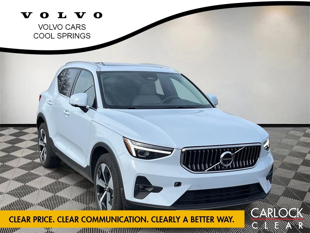 2025 Volvo XC40 B5 Plus Bright Theme AWD