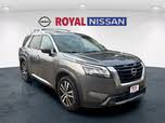 Nissan Pathfinder Platinum FWD