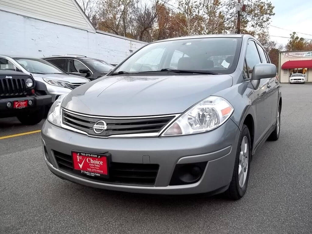2012 Nissan Versa 1.8 SL Hatchback