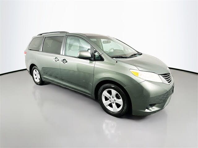 2013 Toyota Sienna LE 7-Passenger
