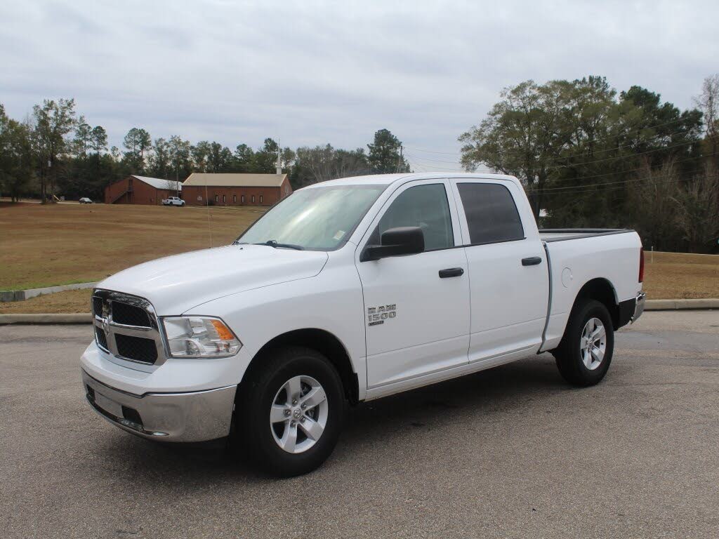 2022 RAM 1500 Classic SLT Crew Cab RWD