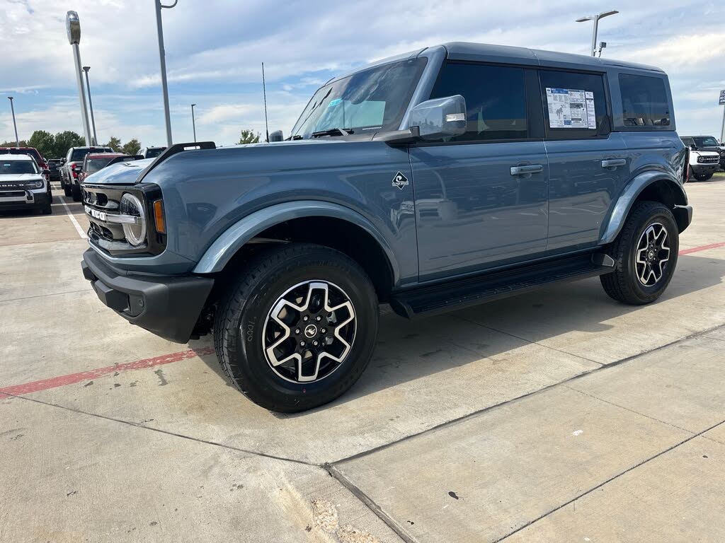 2025 Ford Bronco Outer Banks 4-Door 4WD