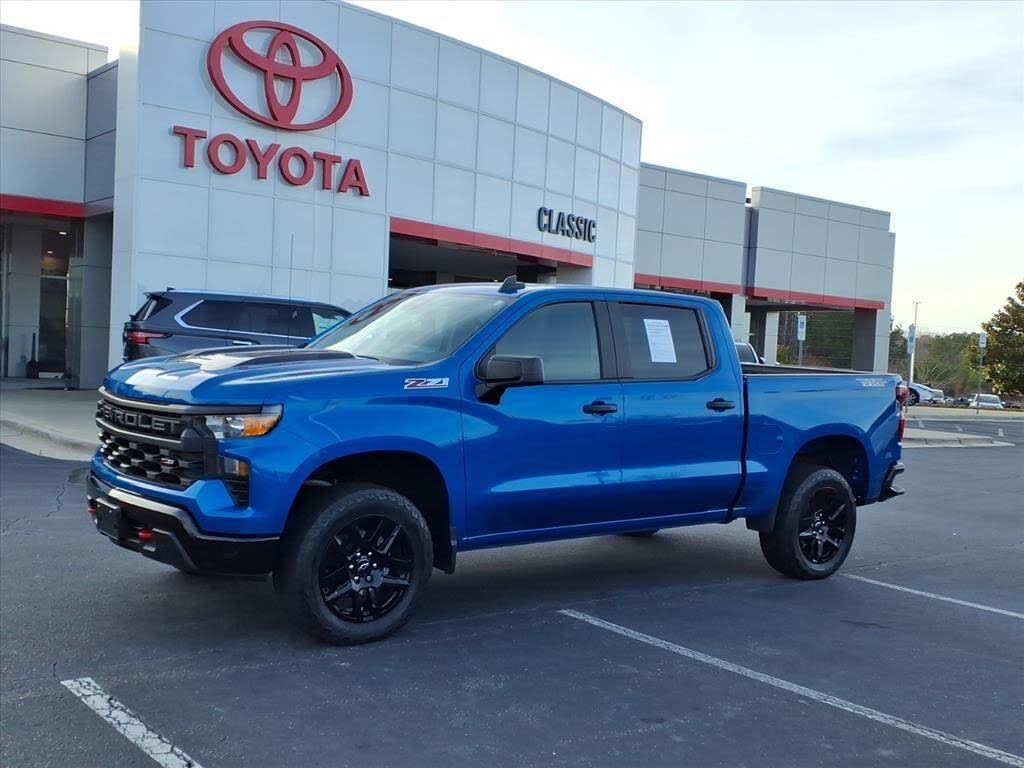 2023 Chevrolet Silverado 1500 Custom Trail Boss Crew Cab 4WD