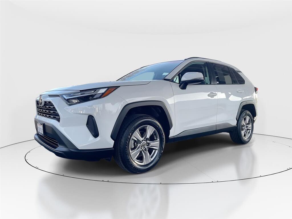 2023 Toyota RAV4 XLE FWD