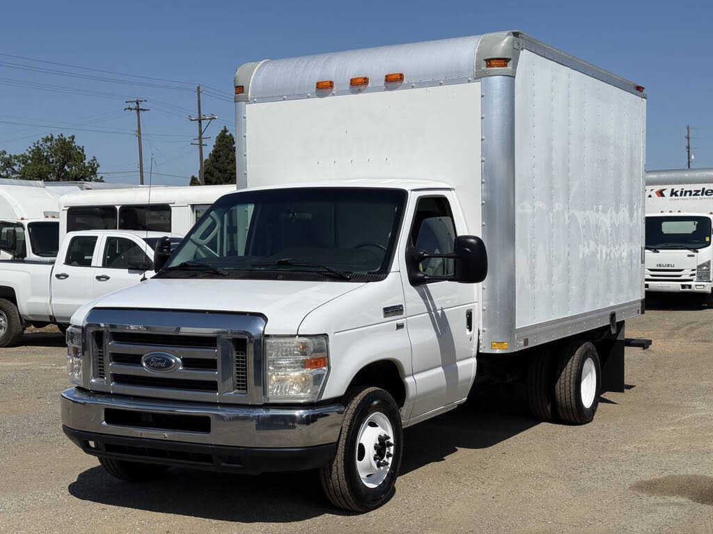 2012 Ford E-Series Chassis E-350 Cutaway 138 RWD with Rear Fuel Tank