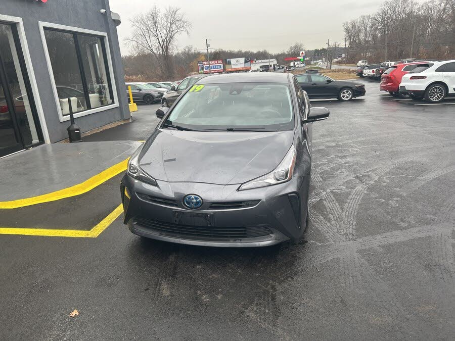 2019 Toyota Prius L Eco FWD