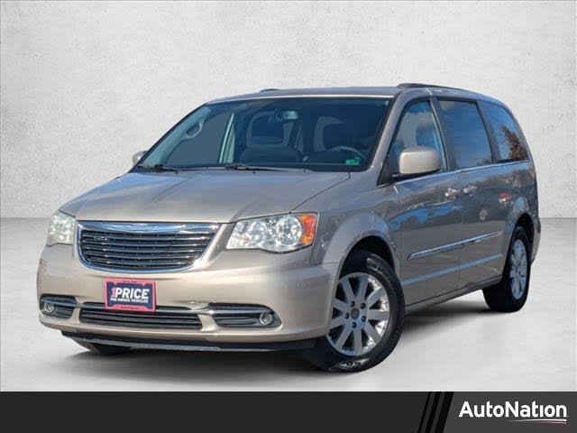 2014 Chrysler Town & Country Touring FWD