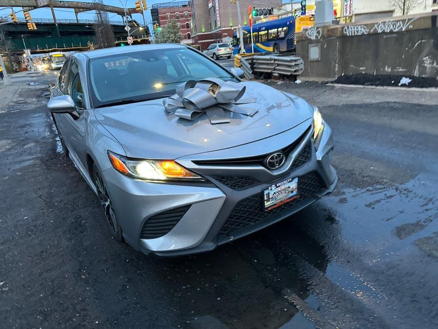 2020 Toyota Camry SE Nightshade FWD