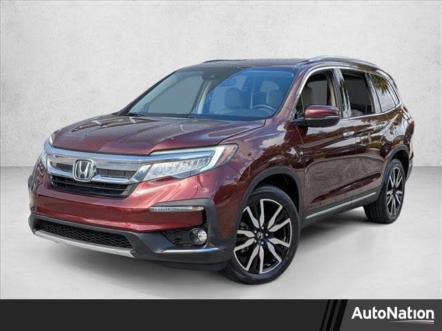 2021 Honda Pilot Touring FWD with Rear Captains Chairs