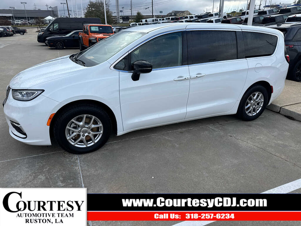2024 Chrysler Pacifica Touring L FWD