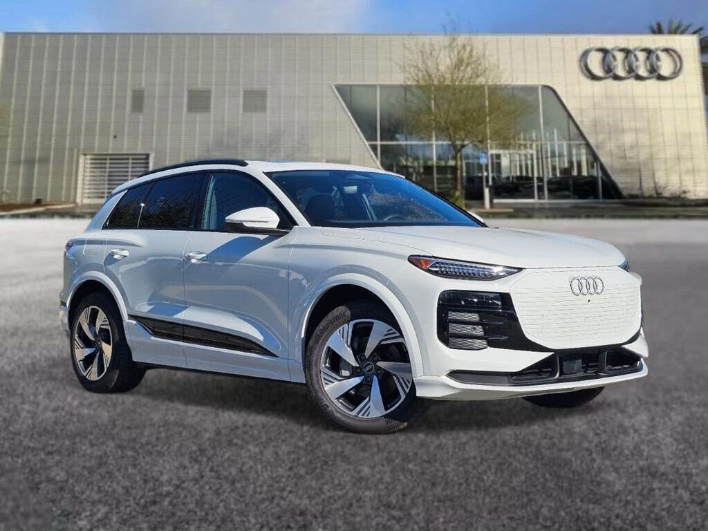 2025 Audi Q6 e-tron quattro Premium Plus