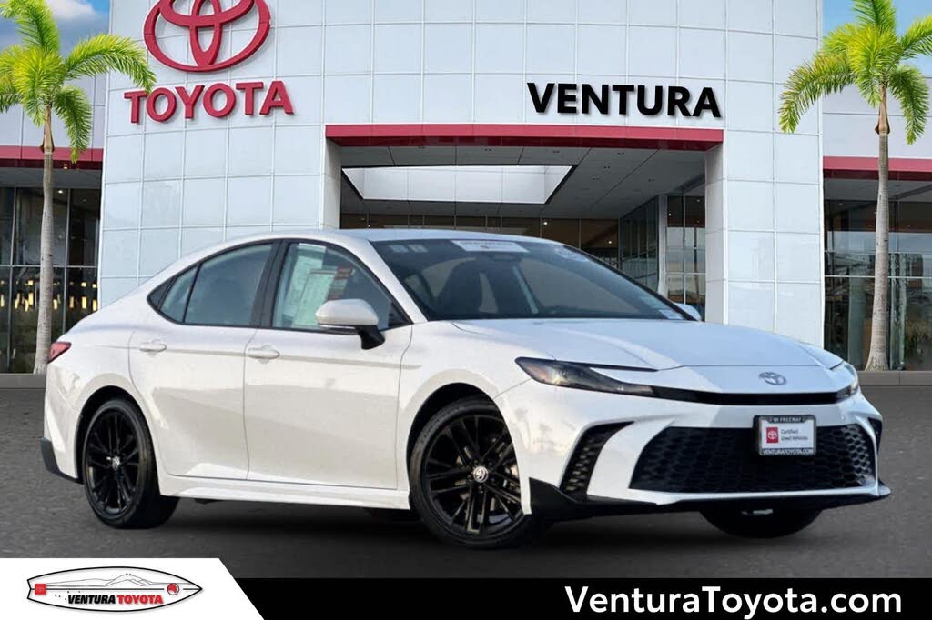 2025 Toyota Camry SE FWD