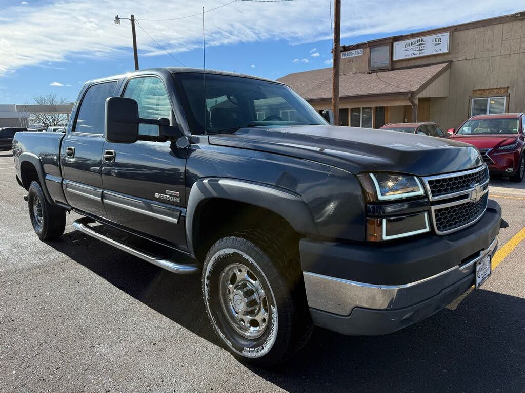 2005 Chevrolet Silverado 2500HD LS Crew Cab 4WD