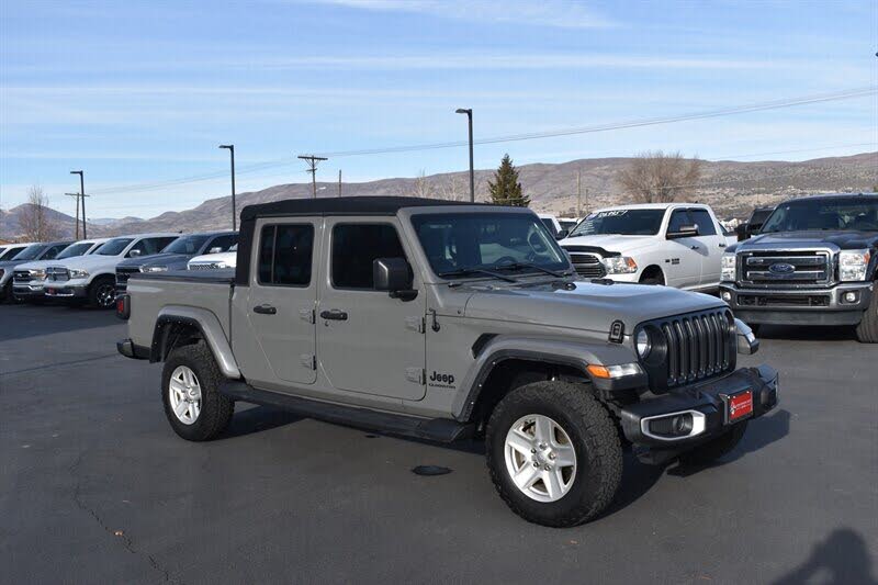 2022 Jeep Gladiator Sport S Crew Cab 4WD