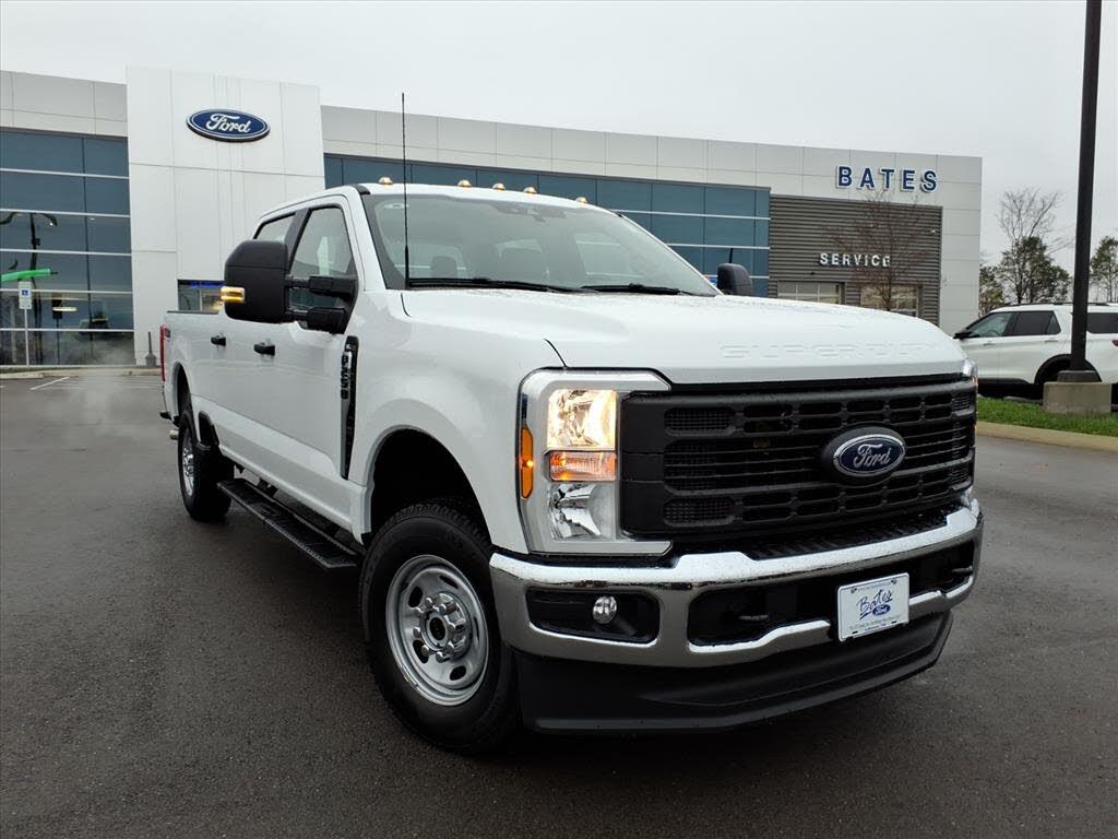 2025 Ford F-250 Super Duty XL Crew Cab 4WD