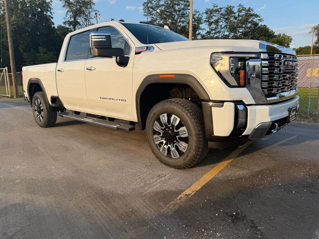 2026 GMC Sierra 2500HD Denali Crew Cab 4WD