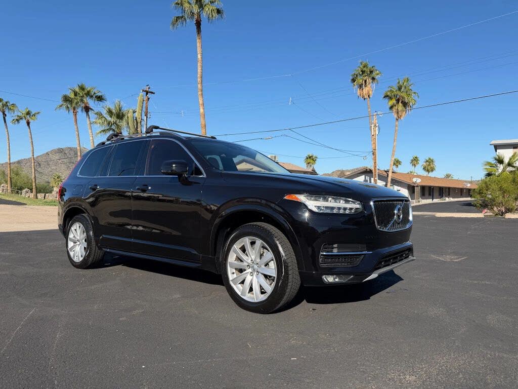 2016 Volvo XC90 T6 Momentum AWD