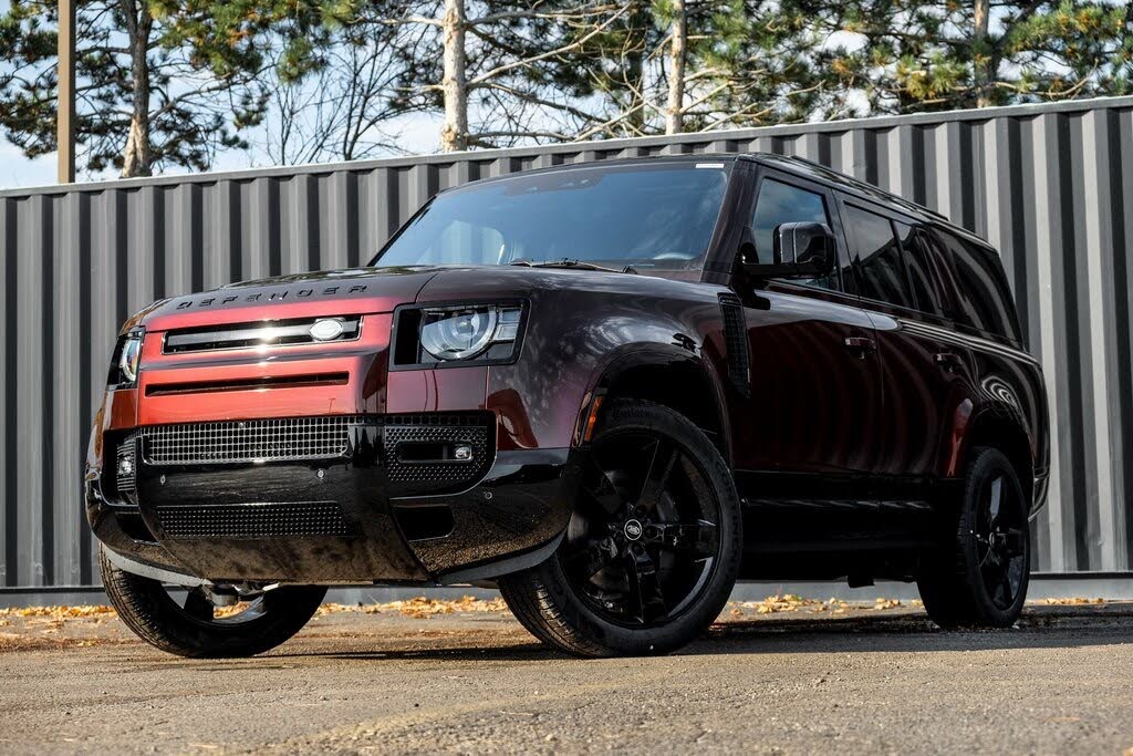 2025 Land Rover Defender 130 P400 X-Dynamic SE AWD