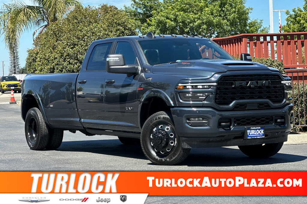 2025 RAM 3500 Limited Crew Cab LB DRW 4WD