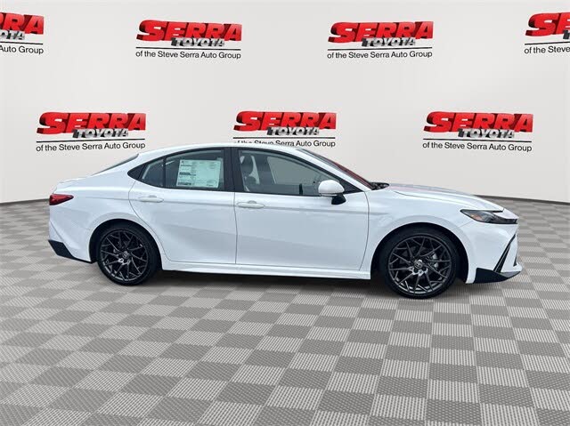 2025 Toyota Camry SE FWD