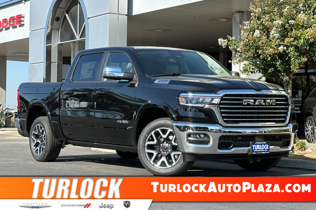 2026 RAM 1500 Laramie Crew Cab 4WD