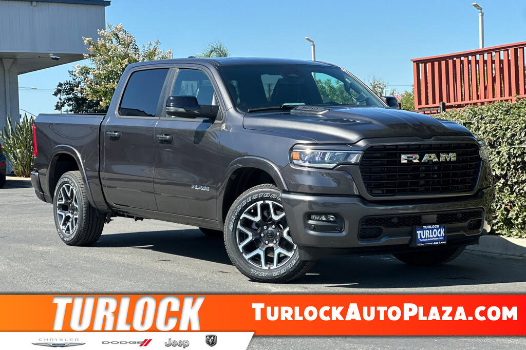 2026 RAM 1500 Laramie Crew Cab 4WD