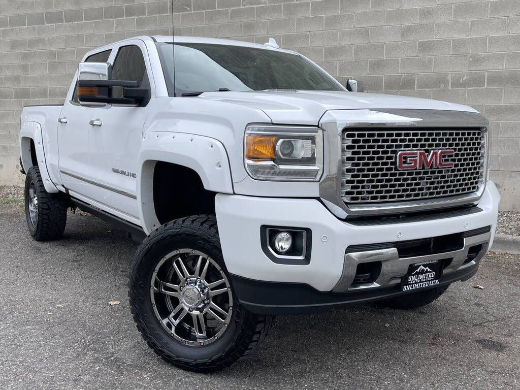 2016 GMC Sierra 2500HD Denali Crew Cab SB 4WD