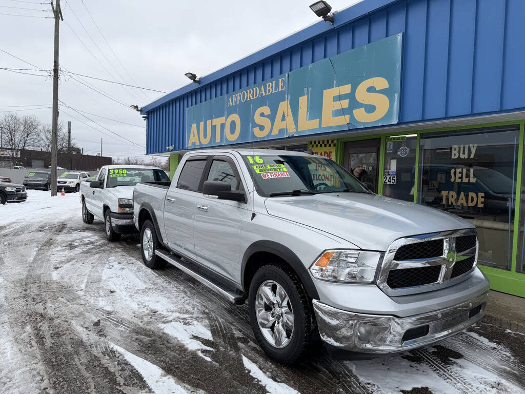 2016 RAM 1500 SLT Crew Cab 4WD