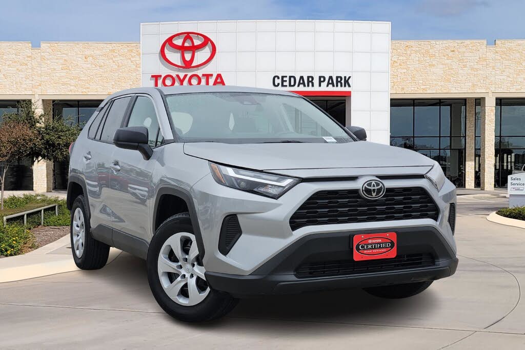 2025 Toyota RAV4 LE FWD