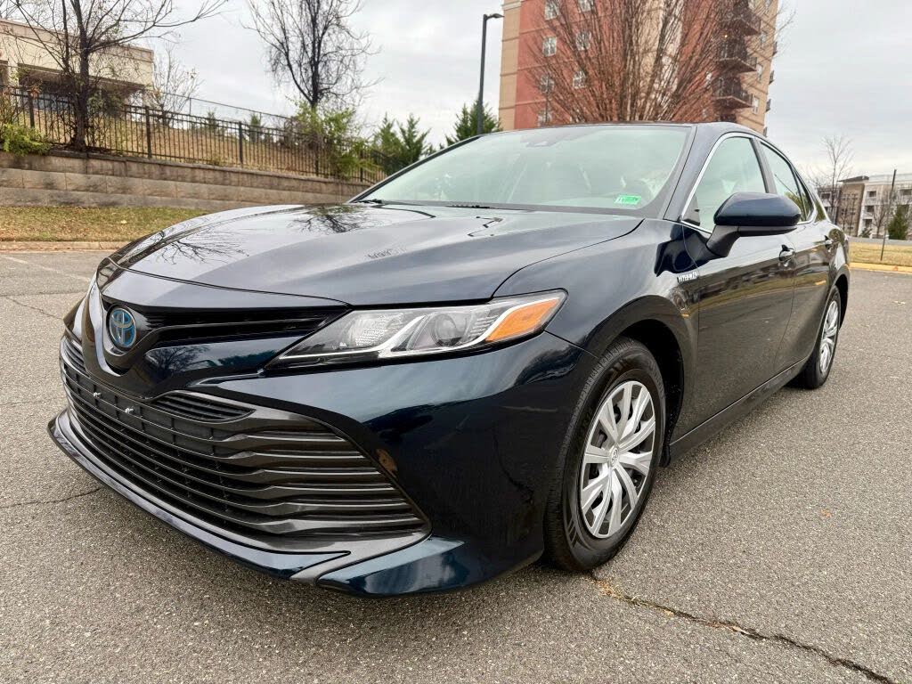 2019 Toyota Camry Hybrid LE FWD