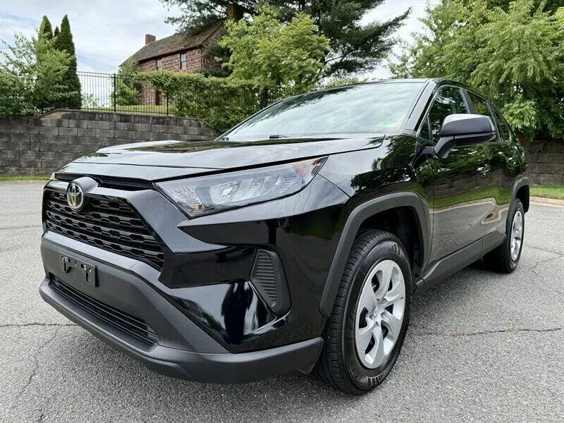 2022 Toyota RAV4 LE AWD