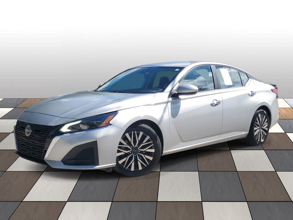 2023 Nissan Altima 2.5 SV FWD