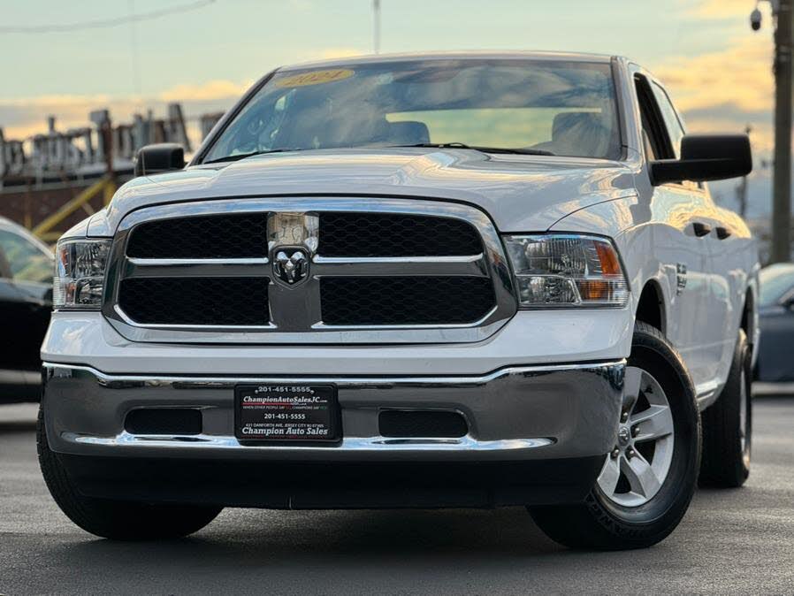 2024 RAM 1500 Classic SLT Quad Cab 4WD