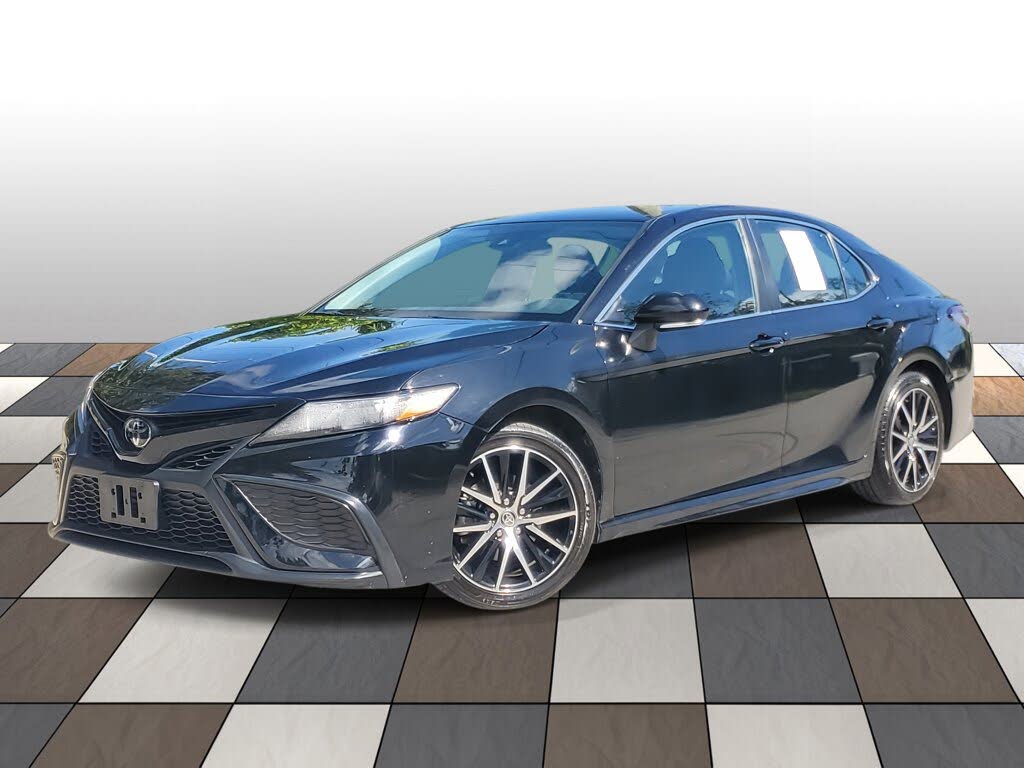 2024 Toyota Camry SE FWD