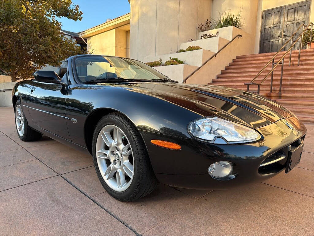 2002 Jaguar XK-Series XK8 Convertible RWD