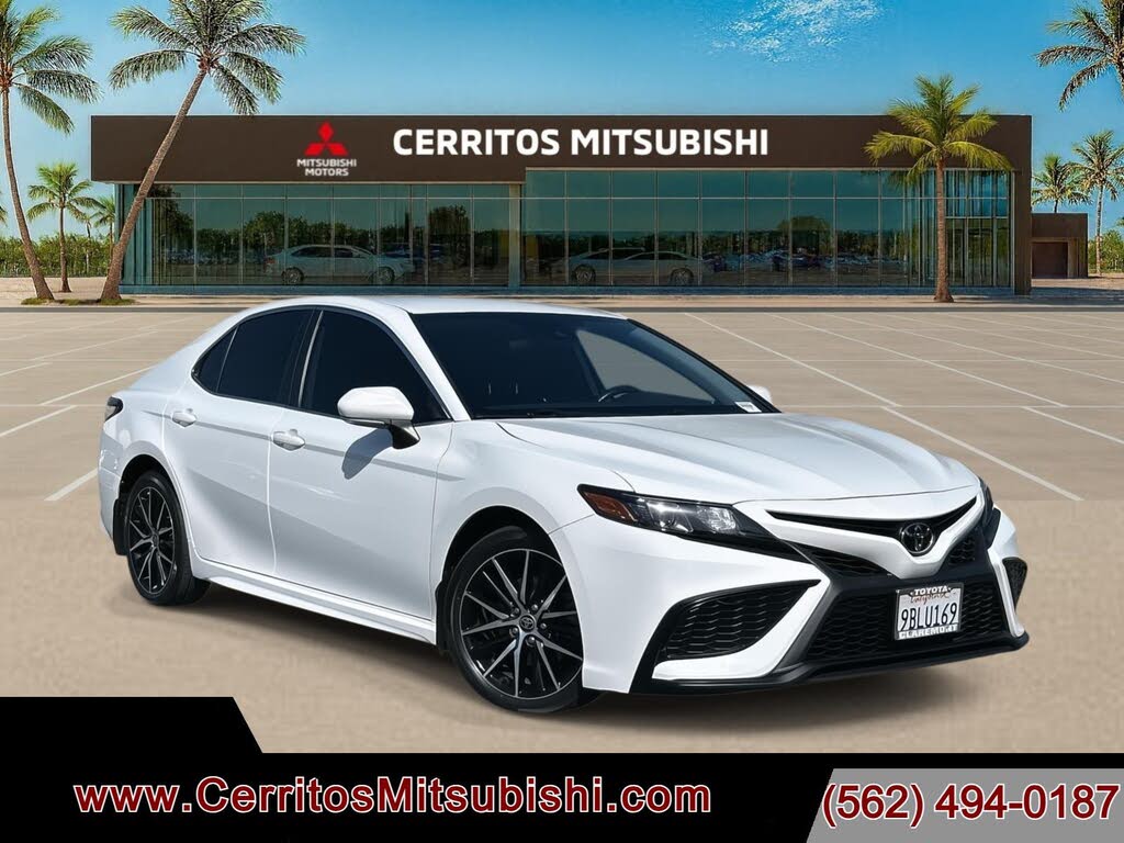 2022 Toyota Camry SE FWD