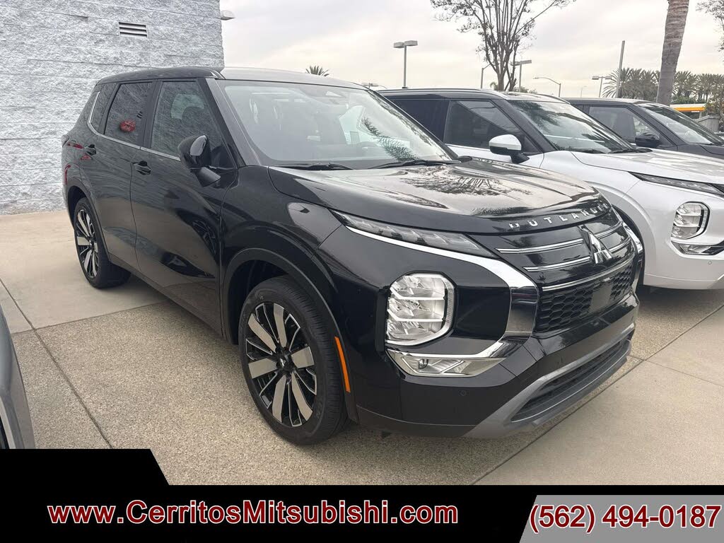 2025 Mitsubishi Outlander SE FWD