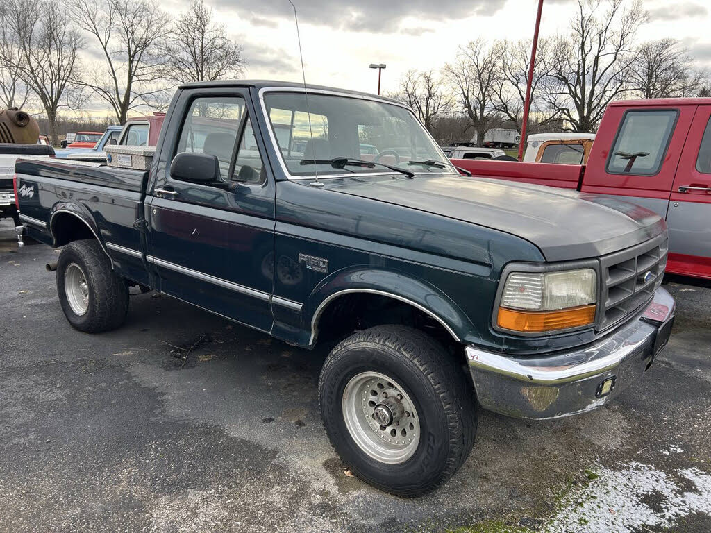1995 Ford F-150 XL 4WD SB
