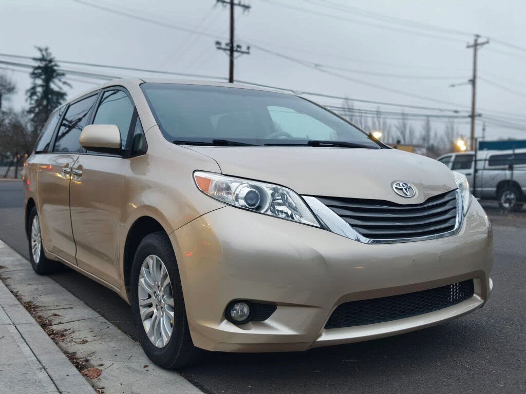2011 Toyota Sienna 7-Passenger V6 FWD