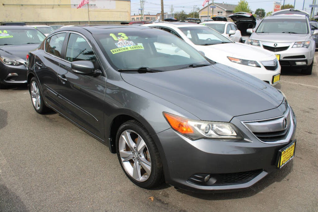 2013 Acura ILX 2.0L FWD with Premium Package