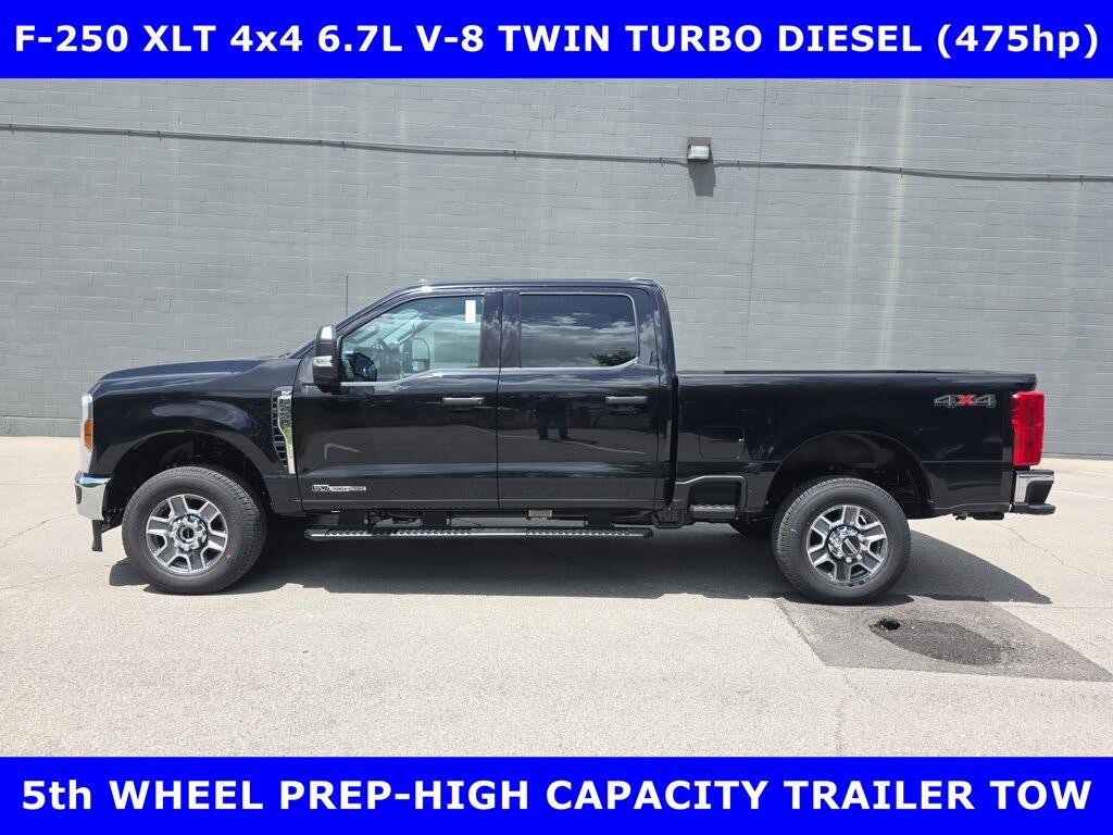 2025 Ford F-250 Super Duty XLT Crew Cab 4WD