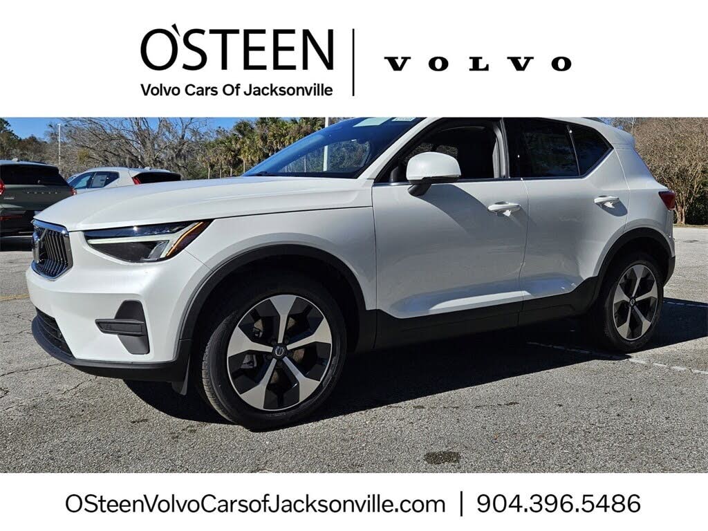 2025 Volvo XC40 B5 Core Bright Theme AWD