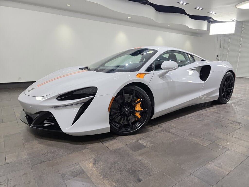 2023 McLaren Artura RWD