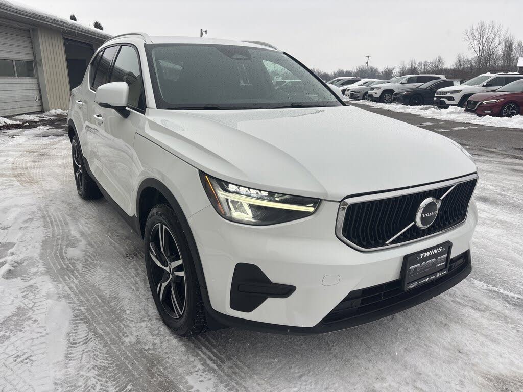 2023 Volvo XC40 B5 Core AWD